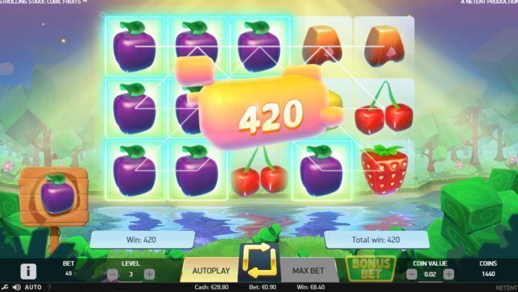 Strolling Staxx: Cubic Fruits slot